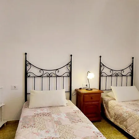 Minutes From Airport - 1 Apartamento