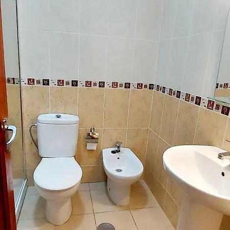Apartamento Minutes From Airport - 1
