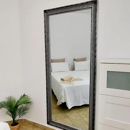 Apartamento Minutes From Airport - 1 *